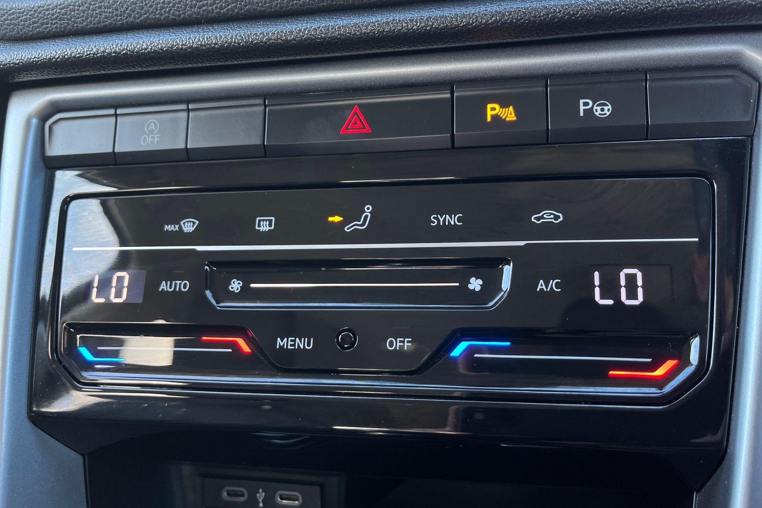 Volkswagen T-Roc Photo 29