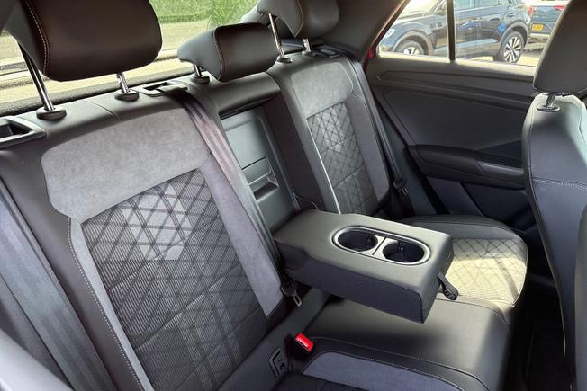VOLKSWAGEN T-Roc Photo 31