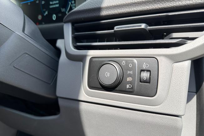 VOLKSWAGEN Transporter Photo 36
