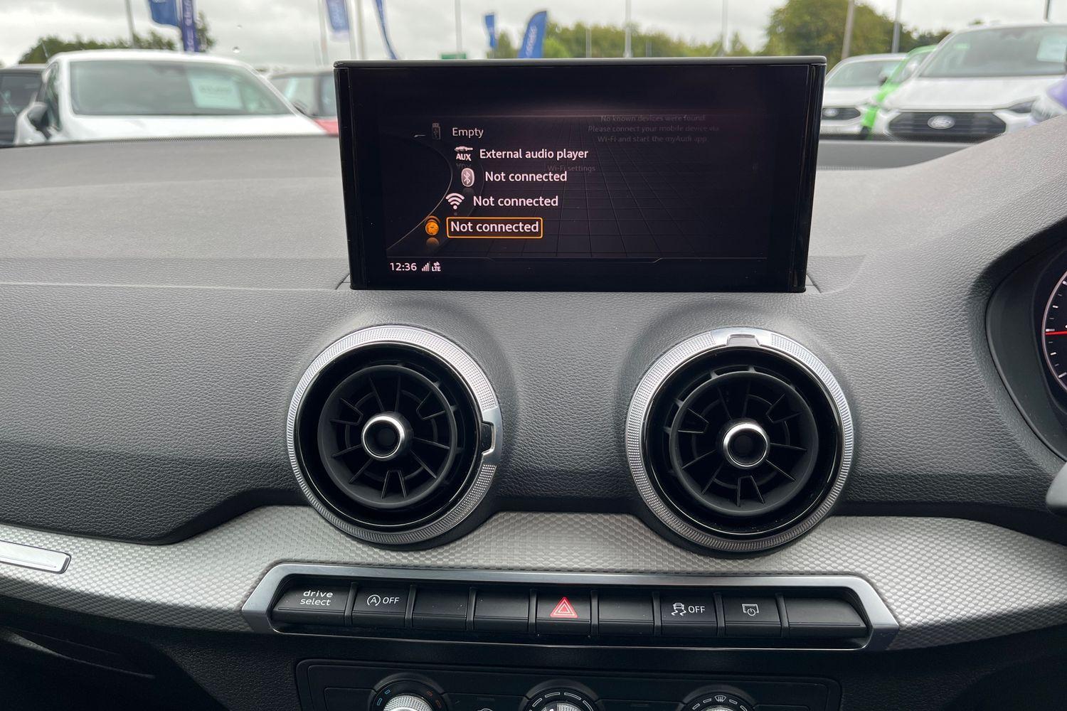 Audi Q2 Photo 39