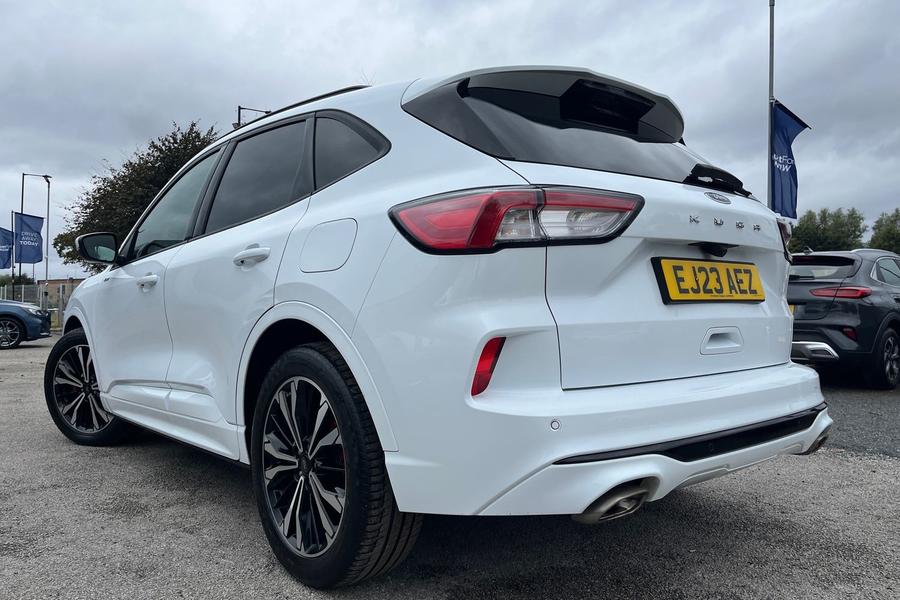Ford Kuga Photo autoimg-9b3b820f7cef3354091630a7446cdb8149539a12.jpg
