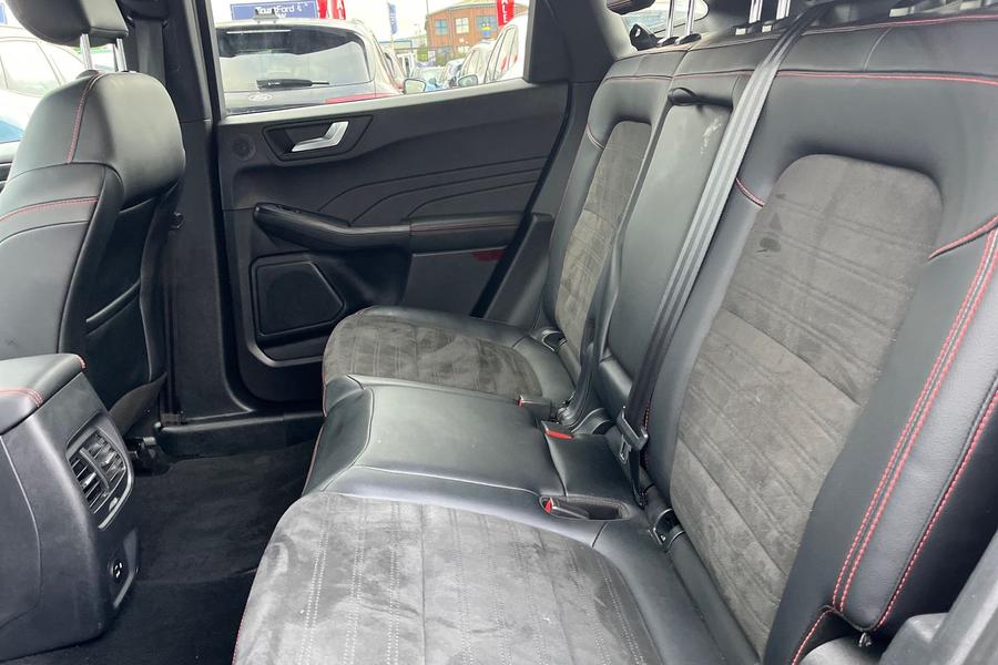 Ford KUGA Photo autoimg-9b3edf54e1c9bef32e9b9418778fc4bc1ea7e23c.jpg