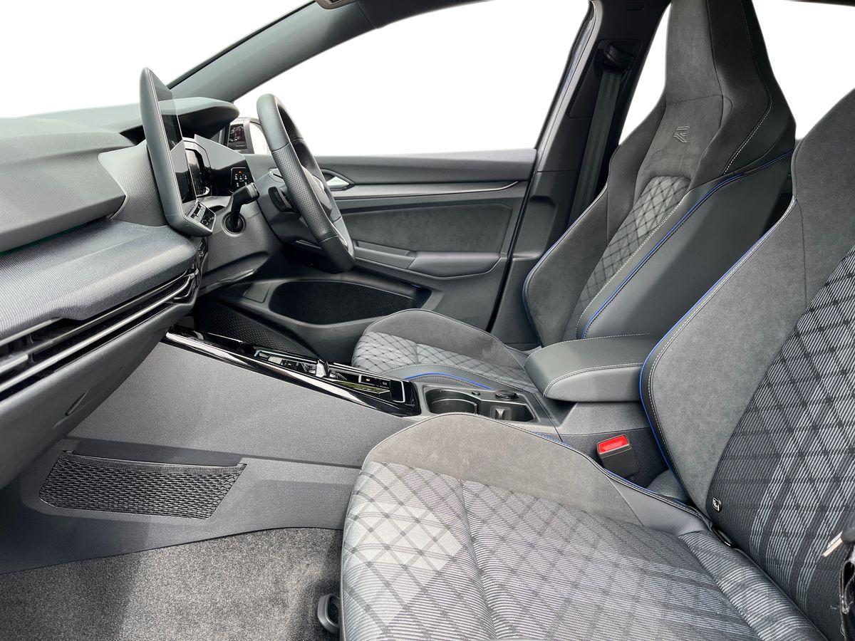 Volkswagen Golf Photo autoimg-9b409036702156030c87d85ad88ee25495e79477.jpg