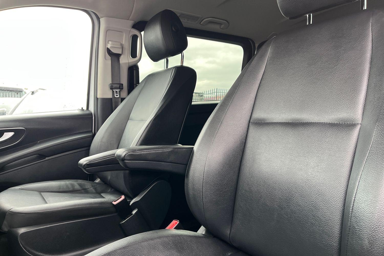 Mercedes-Benz VITO Photo 13