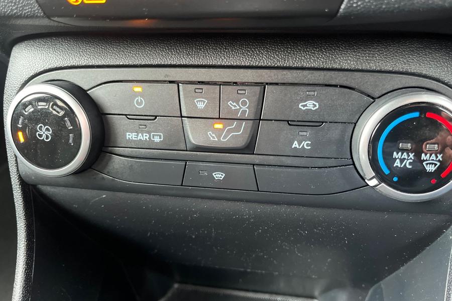 Ford FIESTA Photo autoimg-9b4475ab96794bcf34af9d0e253b352a5c6642b5.jpg