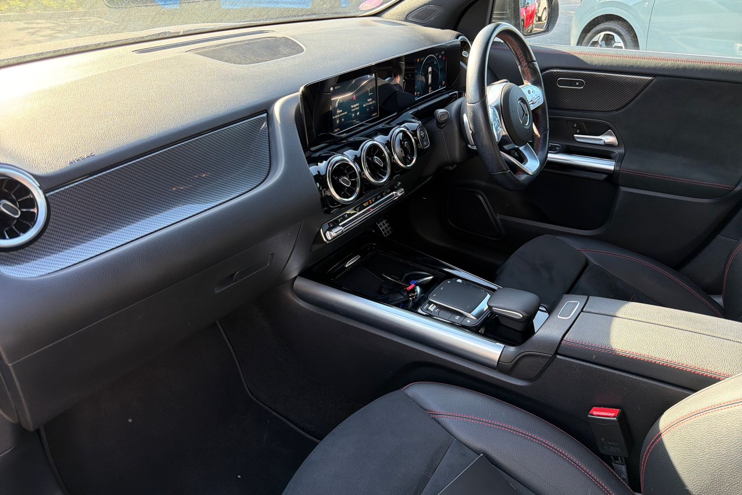 Mercedes-Benz GLA Photo 17