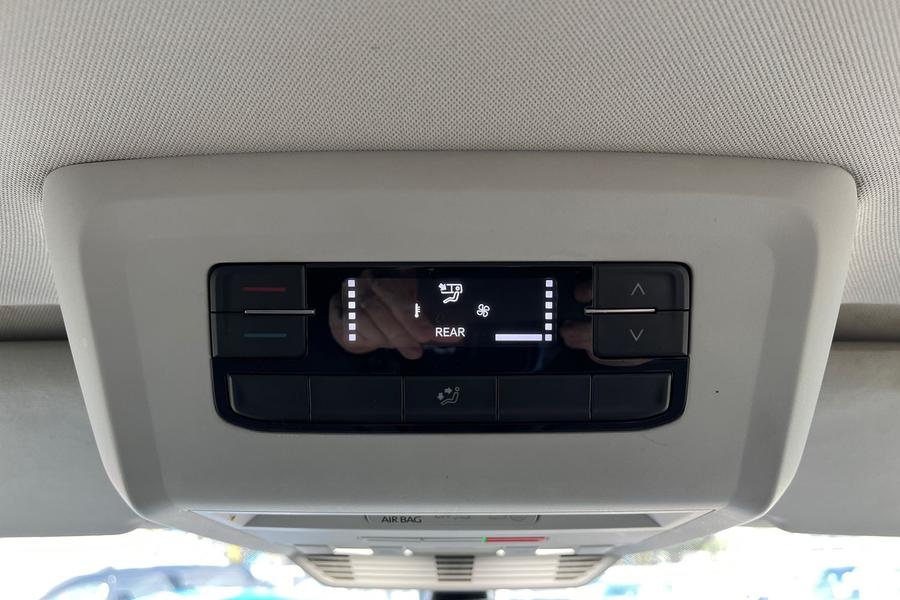 Volkswagen Transporter Shuttle Photo autoimg-9b4af3023a4f4ac80f511cf5db8e895ff5c0cb28.jpg