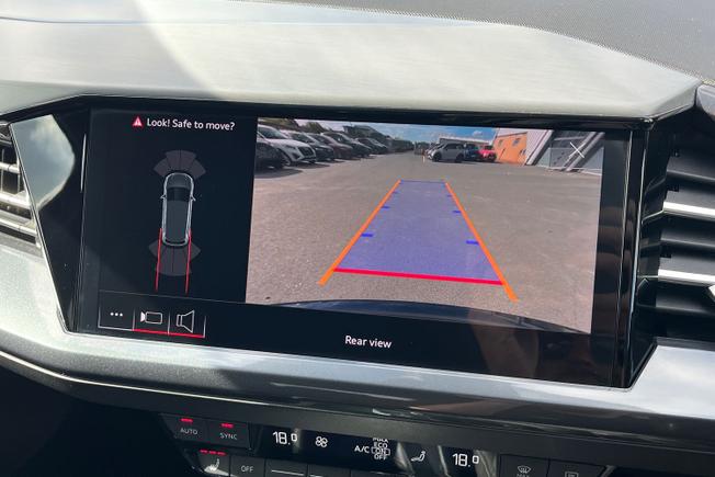 AUDI Q4 e-tron Photo 35