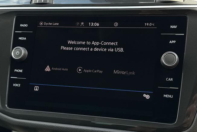 VOLKSWAGEN Tiguan Photo 21