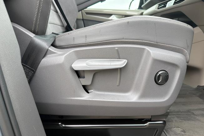VOLKSWAGEN Multivan Photo 39