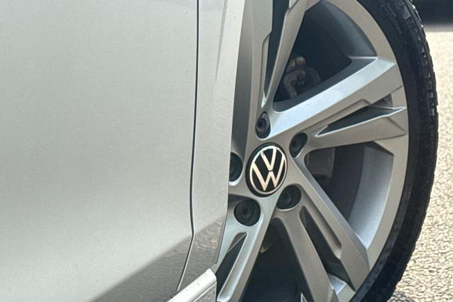 VOLKSWAGEN Golf Photo 44