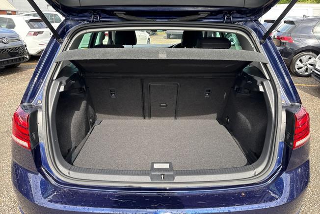 VOLKSWAGEN Golf Photo 12