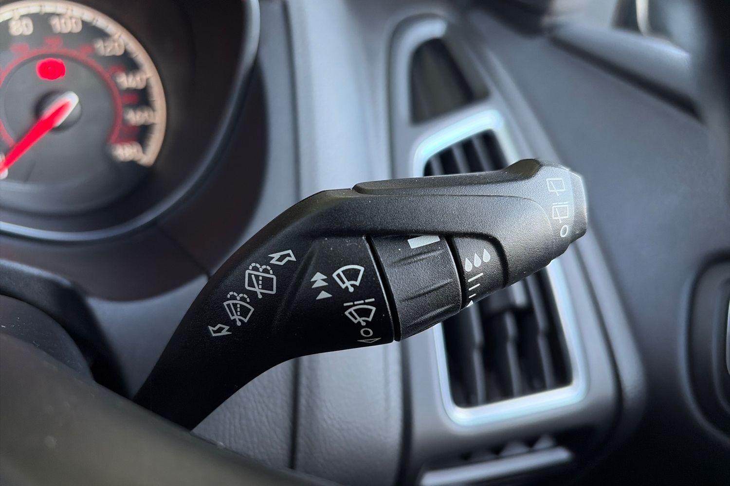 Ford Focus Photo 14