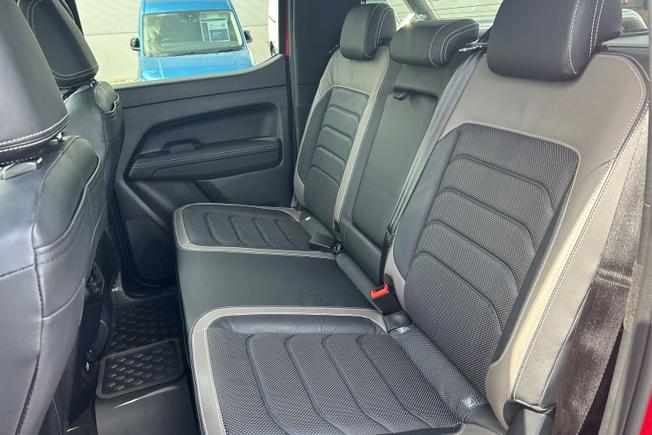 VOLKSWAGEN Amarok Photo 9