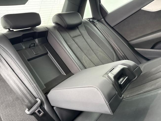 AUDI A4 Photo 25
