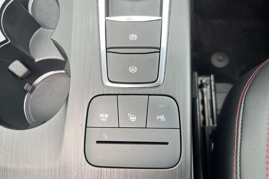 Ford Kuga Photo autoimg-9b636cd2597b5acee81be1355f9c174ca6eb1d60.jpg