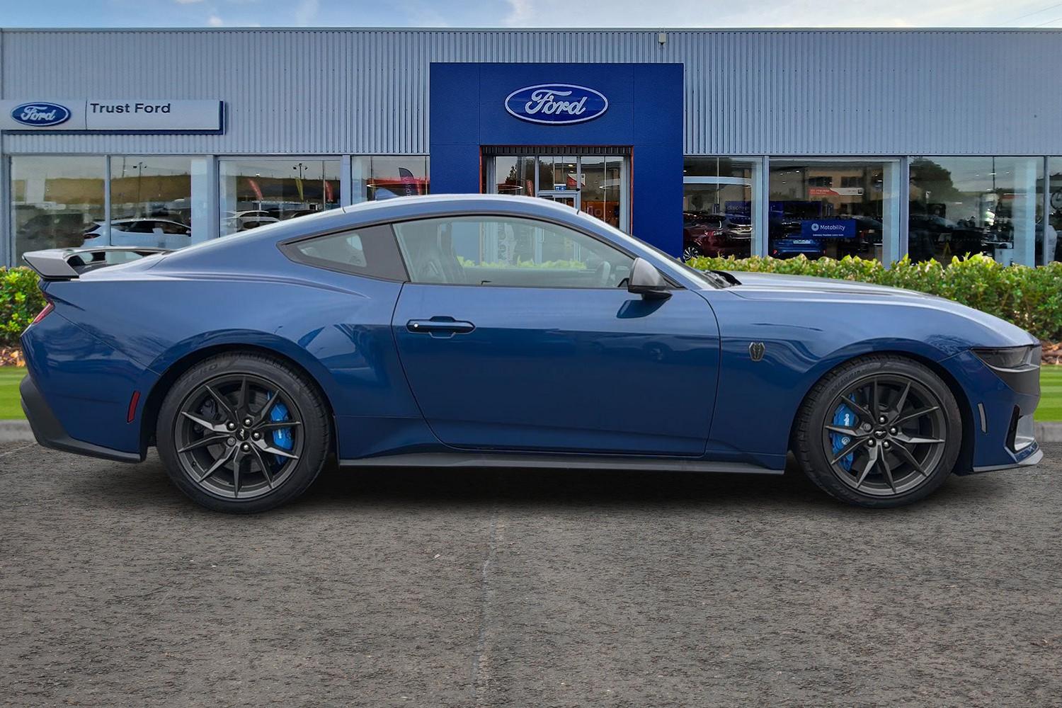 Ford MUSTANG Photo 2