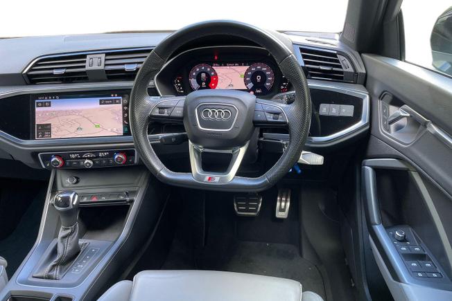 AUDI Q3 Photo 11