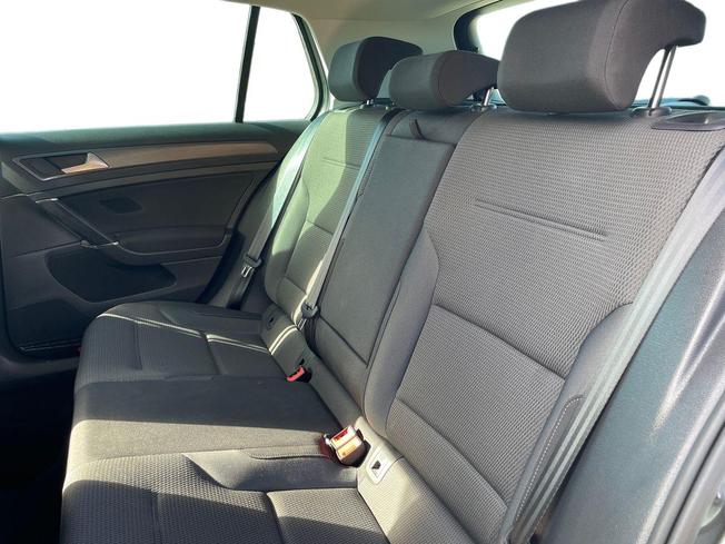 VOLKSWAGEN Golf Photo 9