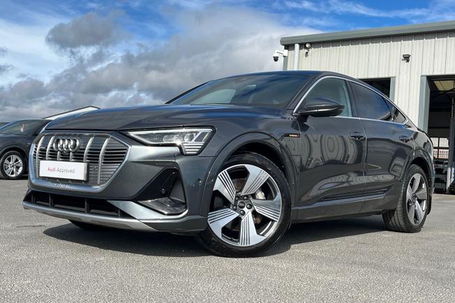 AUDI e-tron Photo 26