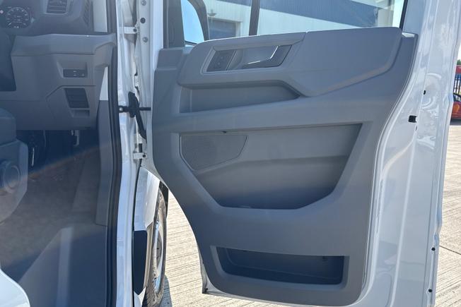 VOLKSWAGEN Crafter Photo 36