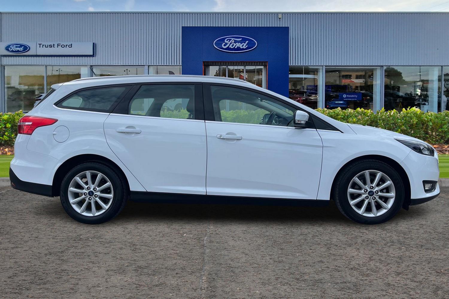 Ford Focus Photo 2