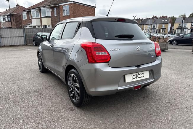 SUZUKI Swift Photo 23