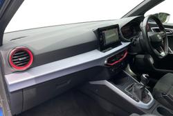 SEAT Arona Photo 2
