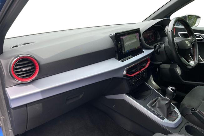 SEAT Arona Photo 2