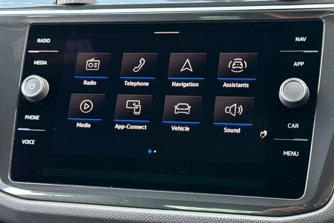 VOLKSWAGEN TIGUAN Photo 13