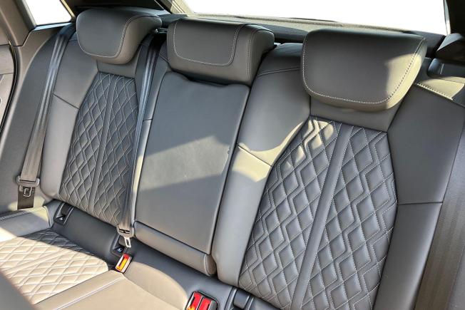 AUDI S3 Photo 9