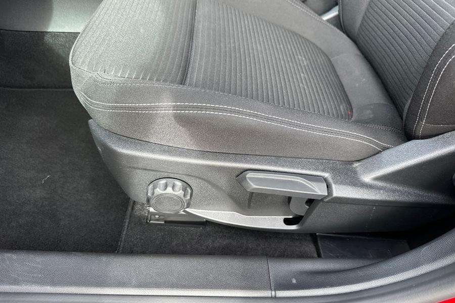 Ford FOCUS Photo autoimg-9b7b629988db5a33962549eb5d6a538908770a27.jpg
