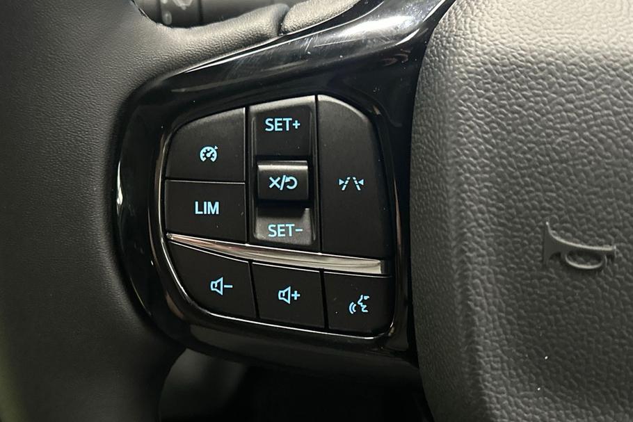 Used Ford TRANSIT CUSTOM LL75RVM 17