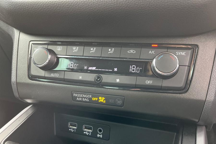 SEAT ARONA Photo autoimg-9b86358c7b10f6d49fedea241bca3e023a10df31.jpg