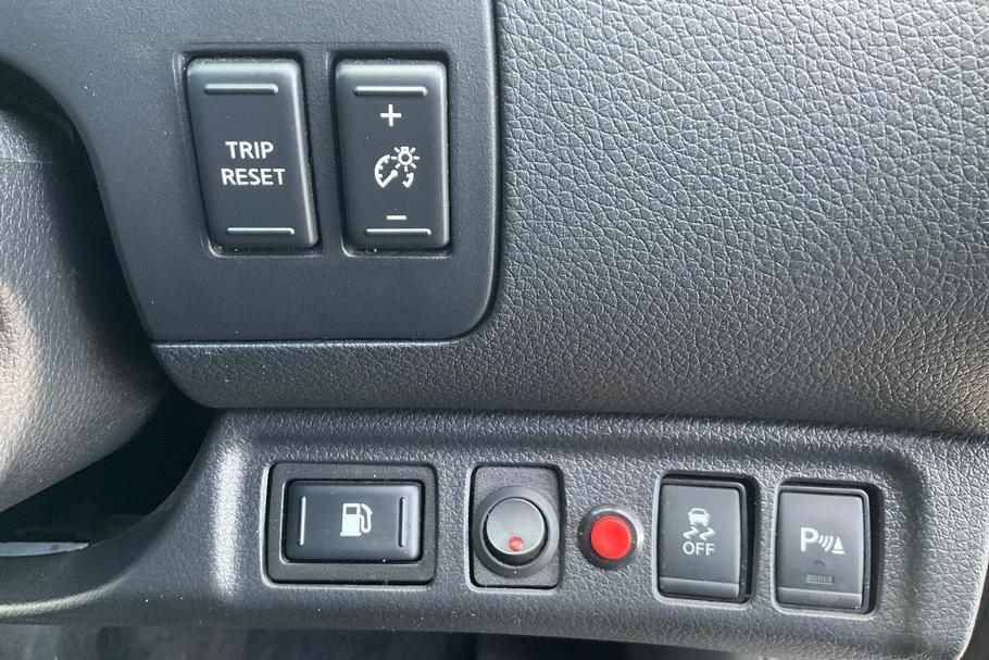 Used Nissan Navara YN18XFG 25