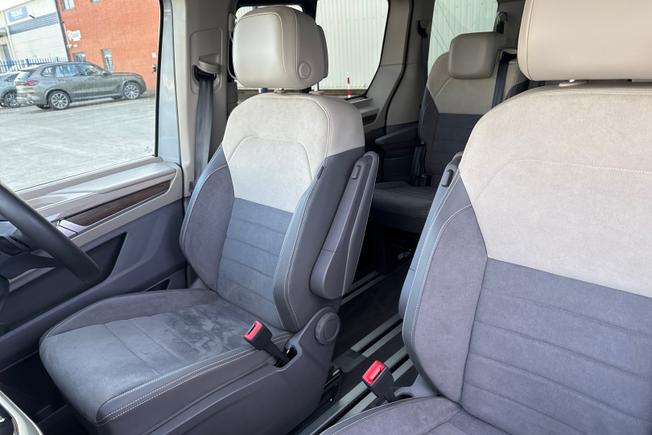 VOLKSWAGEN Multivan Photo 34