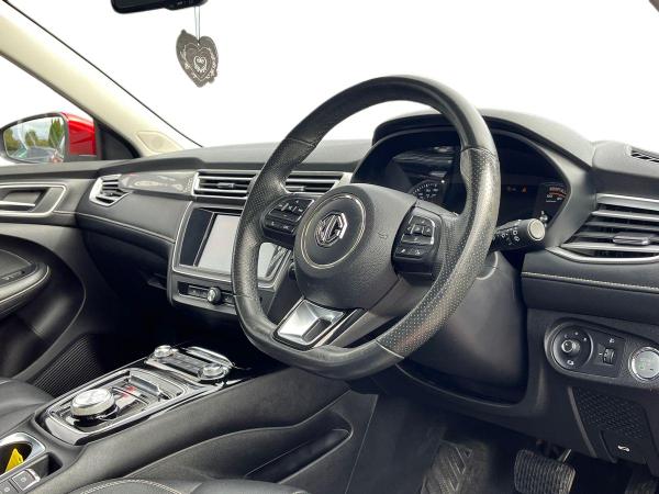 MG MG5 Photo autoimg-9b8a84997514c5aacbfd0cd38bed8051a8f642a2.jpg
