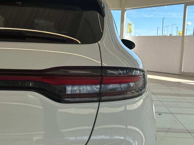 PORSCHE Macan Photo 23