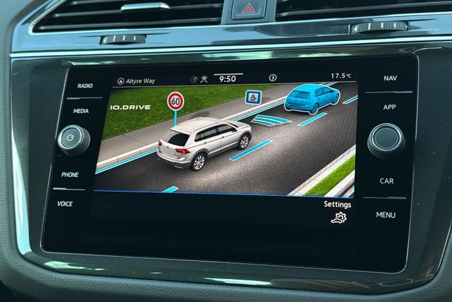 VOLKSWAGEN Tiguan Photo 30
