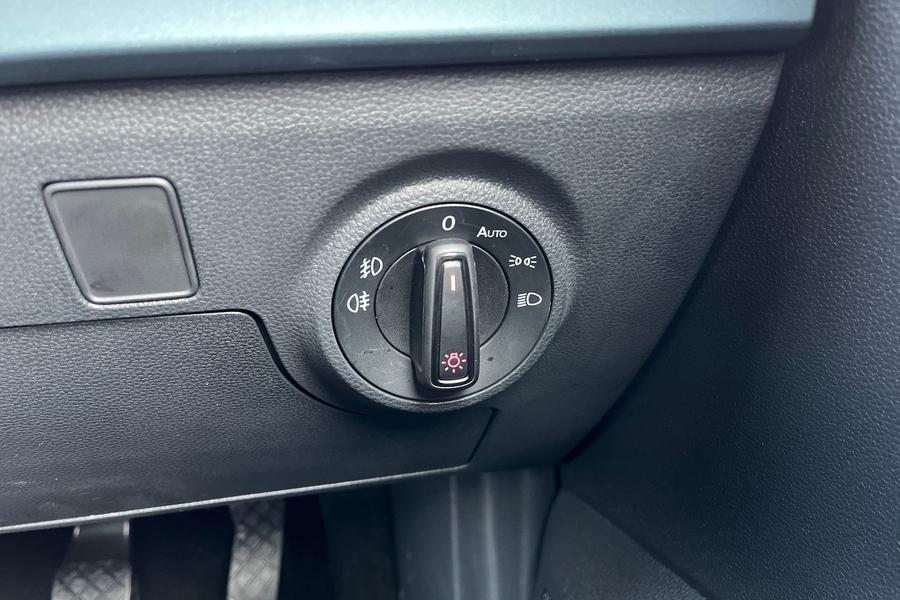 SEAT ARONA Photo autoimg-9b8f64c2457de74e643ba019c0a2f2e5dc1766f3.jpg