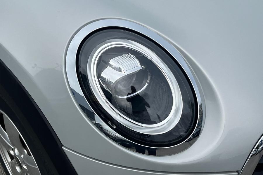 MINI HATCHBACK Photo autoimg-9b9117308bcf223c6f78407f591144cbdf18c5f9.jpg