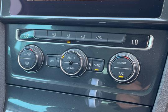 Volkswagen Golf Photo autoimg-9b91521ac0f0282ef57a868d5189585e644b8e13.jpg