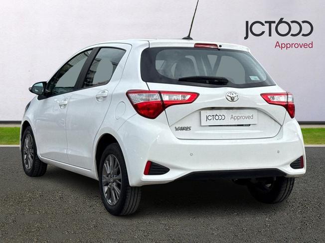 Toyota YARIS Photo 3