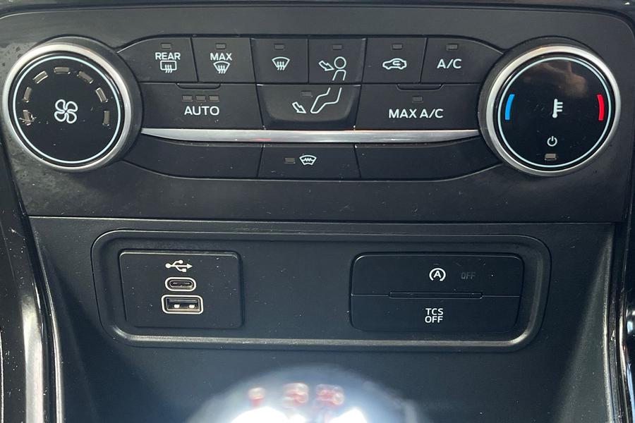 Ford EcoSport Photo autoimg-9b93122300048df9e9f4835f1c4f44c043a989db.jpg