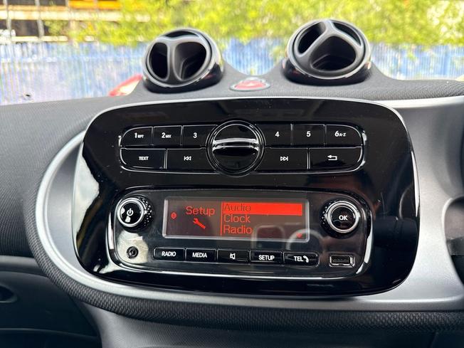 SMART ForFour Photo 37