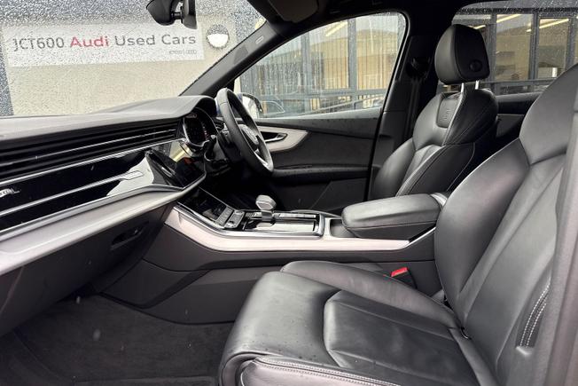 AUDI Q7 Photo 48