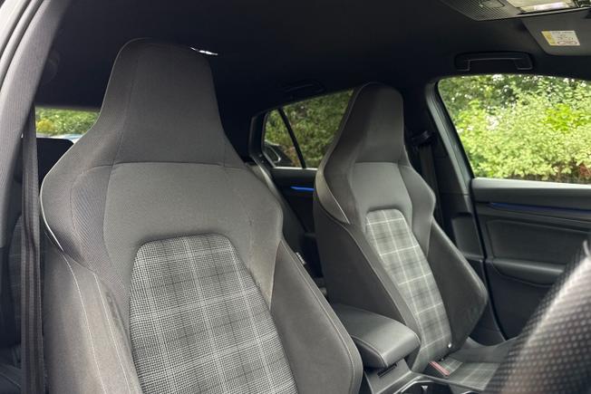VOLKSWAGEN Golf Photo 26