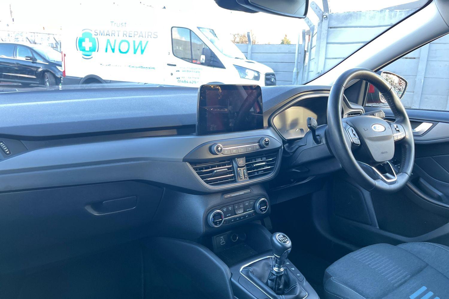 Ford Focus Photo 17