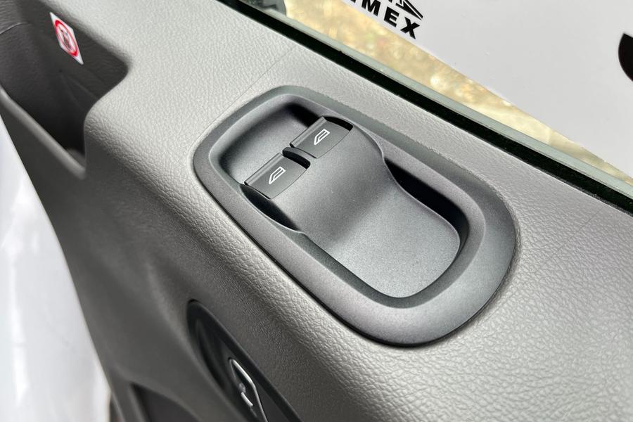 Ford TRANSIT Photo autoimg-9b9e8e6fdfb227b7e4d74f358abcd5d16f3b2803.jpg