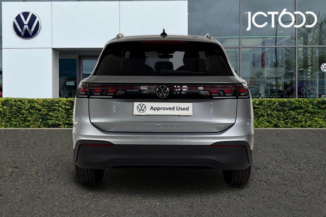 VOLKSWAGEN Tiguan Photo 7